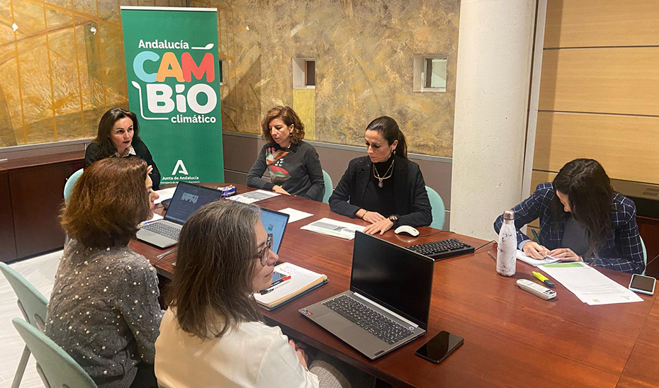 Representantes municipales participantes en el Seminario sobre Planes de Cambio Climático.